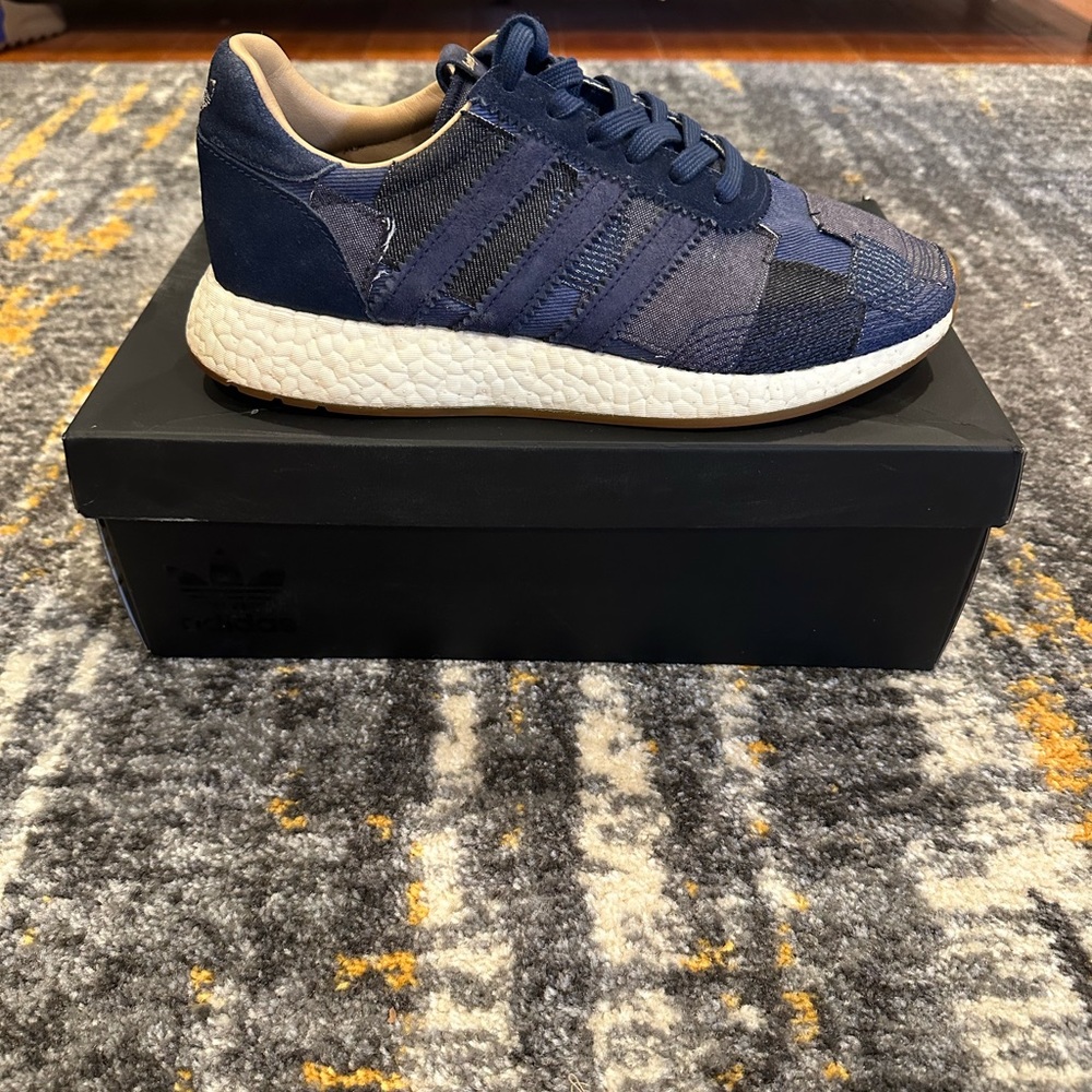 Adidas Iniki runner Bodega